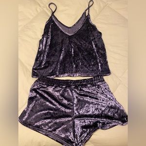 Comfortable v-neck and back spaghetti strap crop top and shorts lounge wear